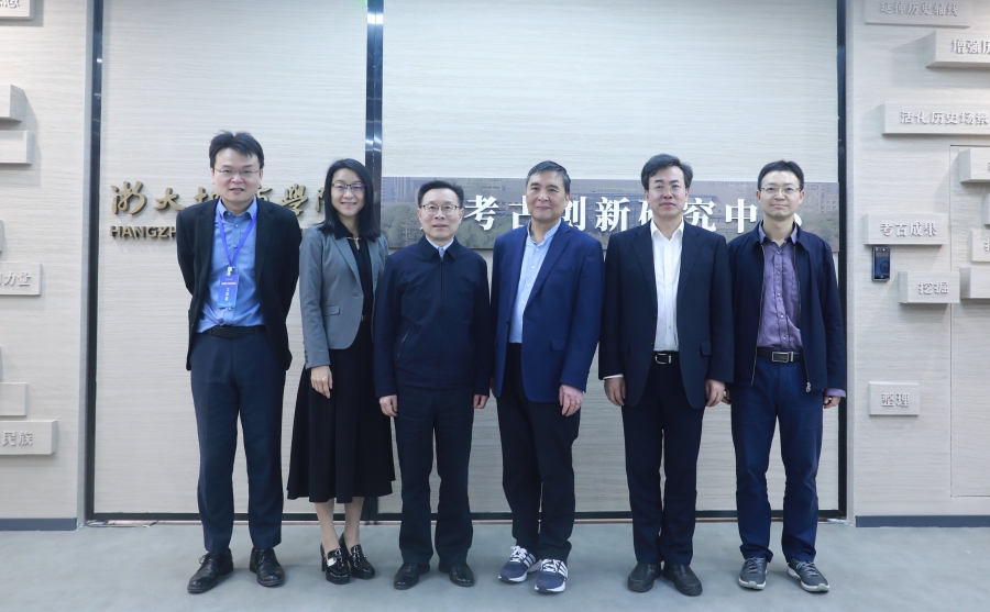 杭州市人大常委會黨組副書記、副主任戚哮虎走訪看望杜正賢教...